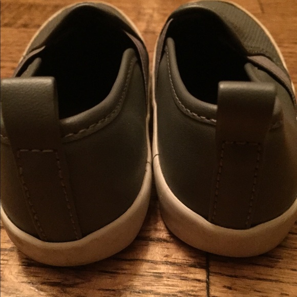 OLD NAVY Boys Size 9 Slip On Sneakers - Picture 3 of 8